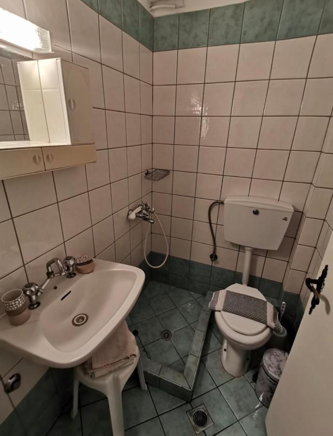 Helios Apartment *